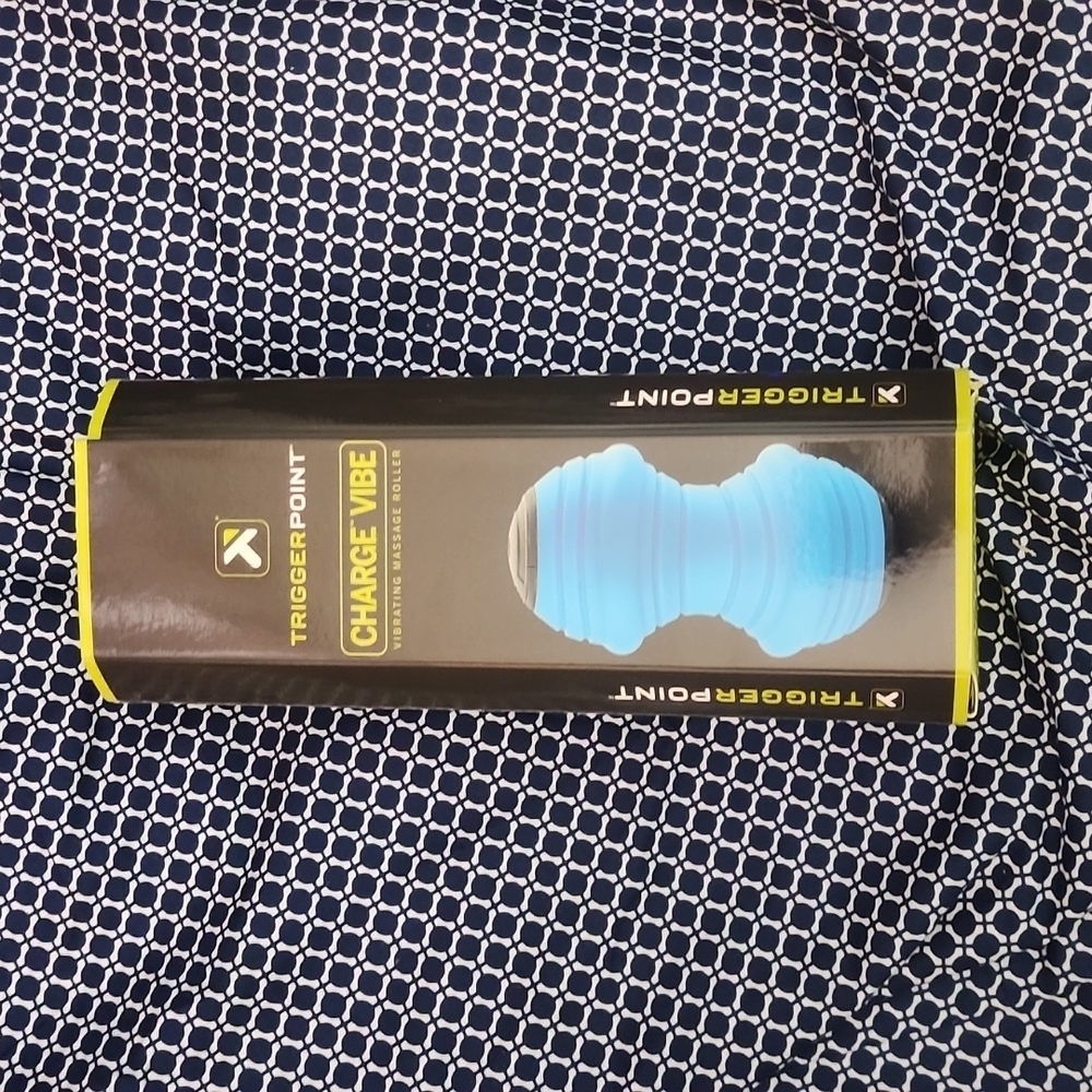 The TriggerPoint CHARGE Vibe Vibrating Massage Roller - New in Box